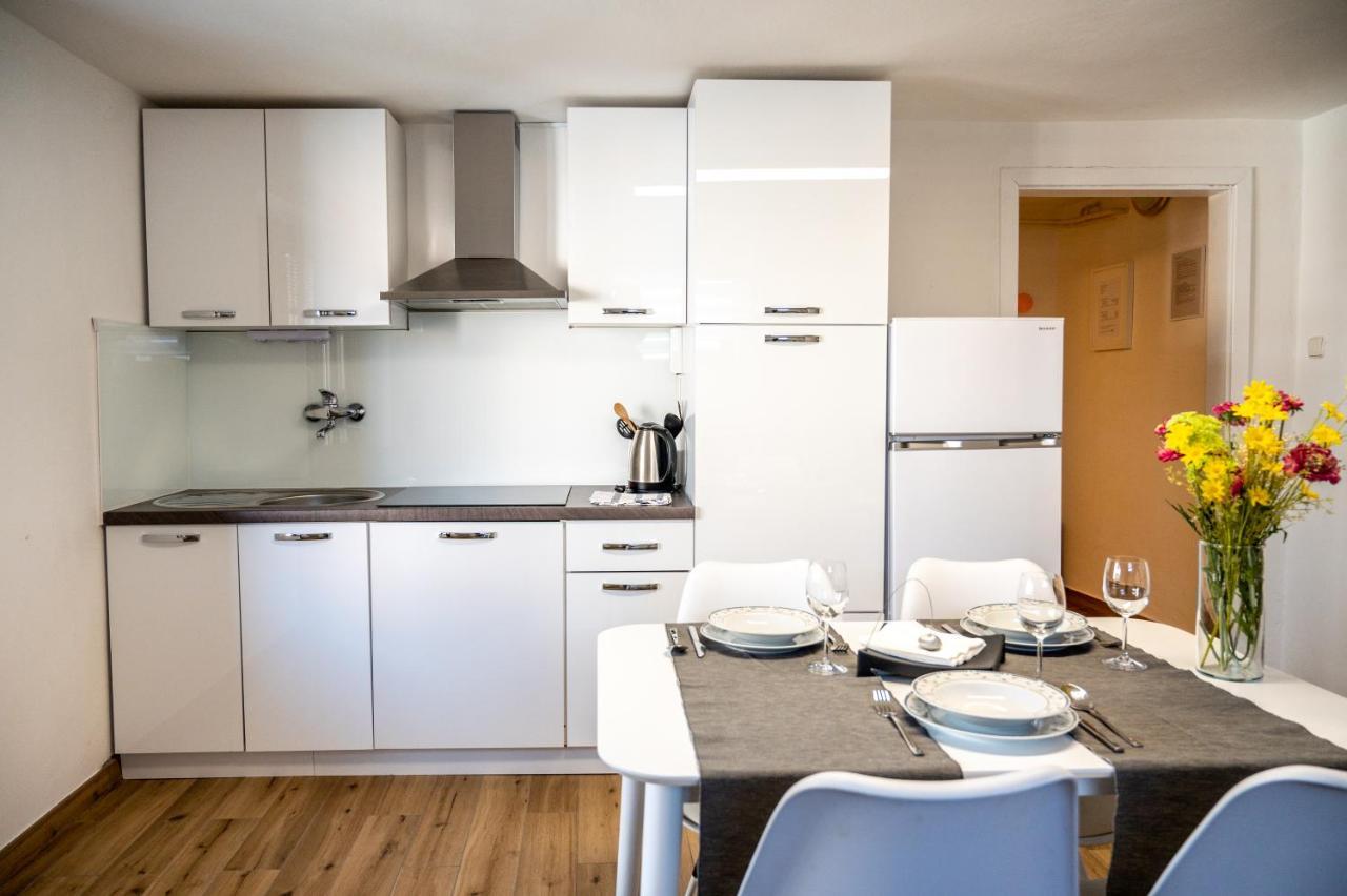 Apartments Krasna Постойна Екстер'єр фото
